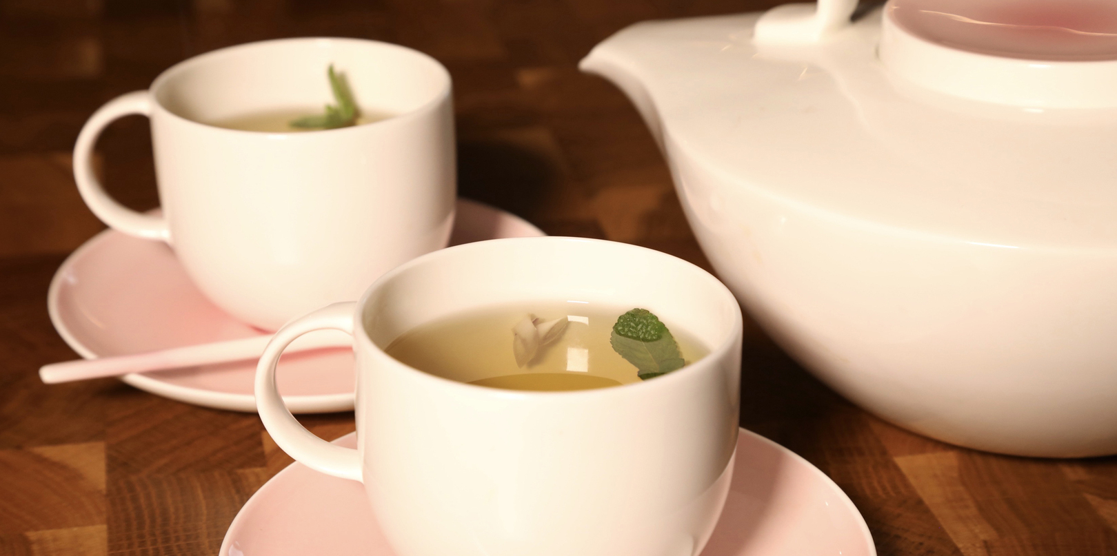 Mint and lemongrass tea